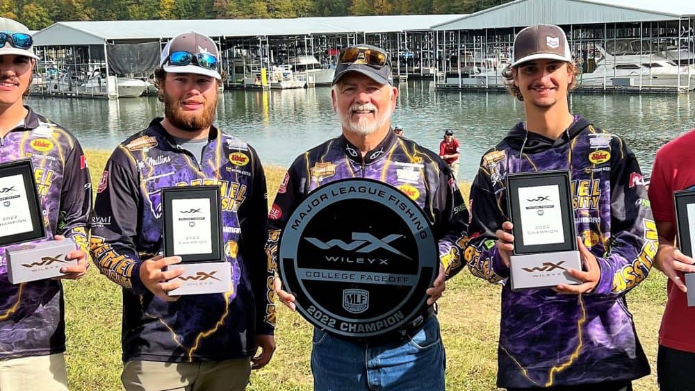 bethel-bass-cats-pic-win-tourney-w-garry