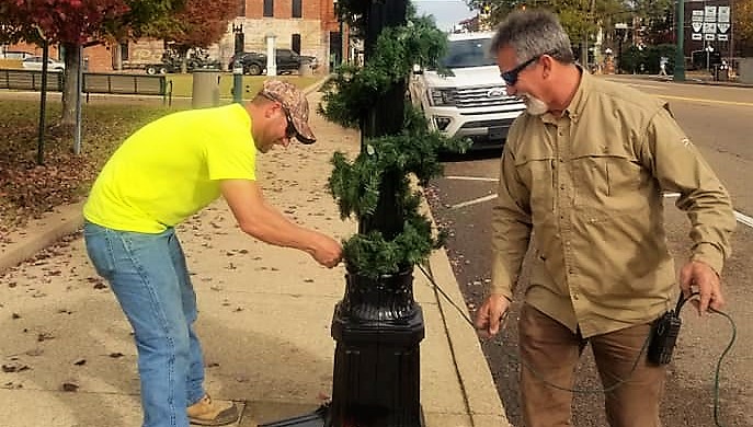 christmas-wreaths-david-mitchell-and-chris-mosley