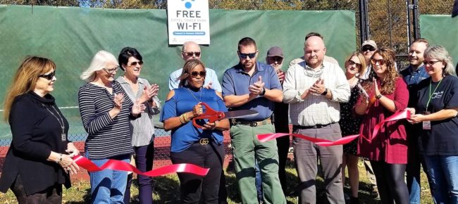 eiffel-t-ribbon-cutting-crop
