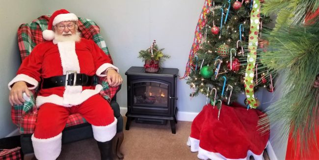 santa-in-house-2-crop