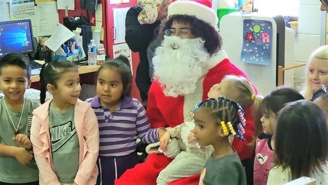 kiwanis-santa-with-preschoolers-2