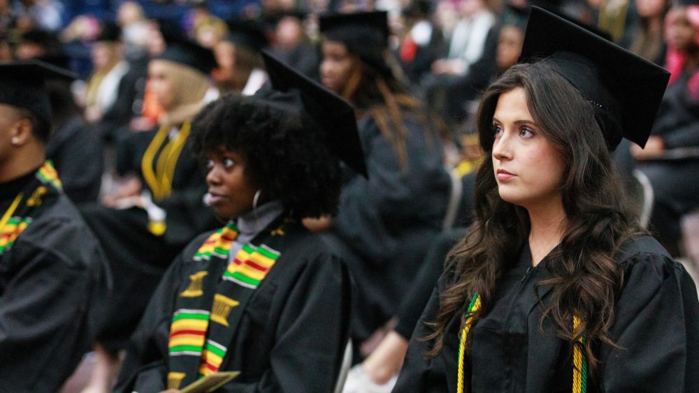 utm-mathews_commencement-photo-12-2022