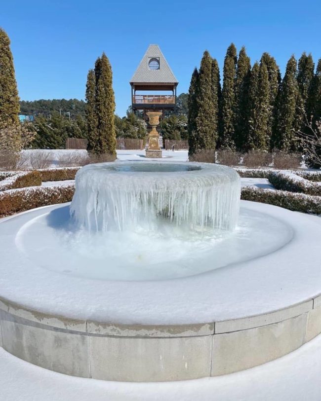discovery-pk-fountain-ice-2