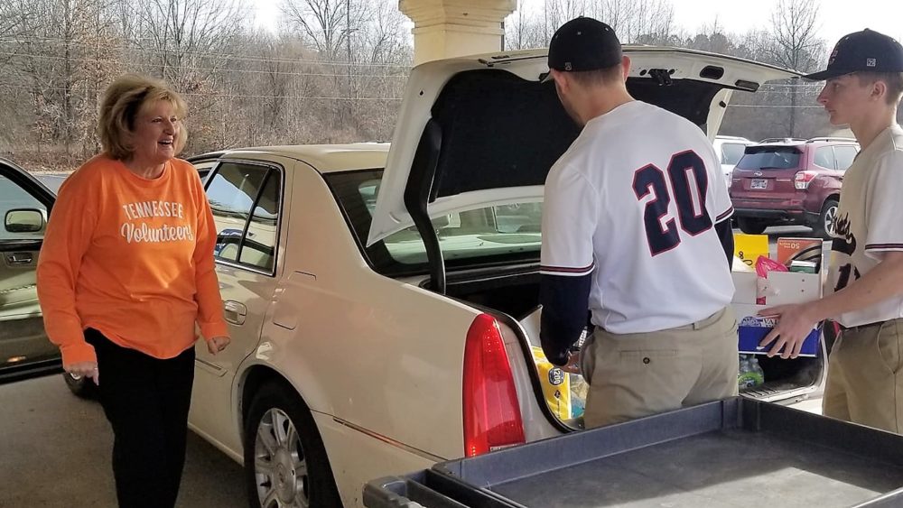 hh-baseball-team-deliver-3-crop