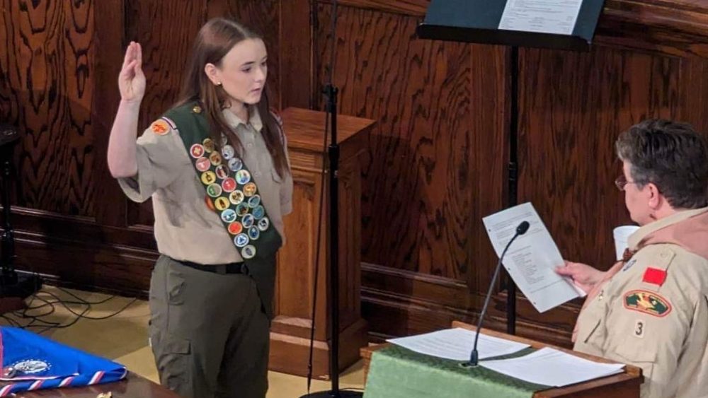 anna-evans-sworn-in-by-kathy-steele