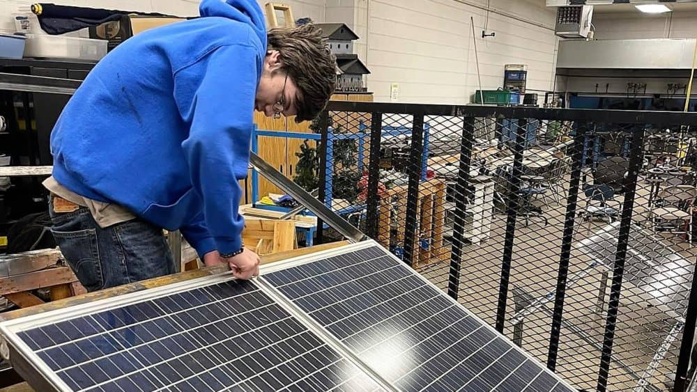 wkley-co-ffa-dayton-todd-attaches-solar-panels