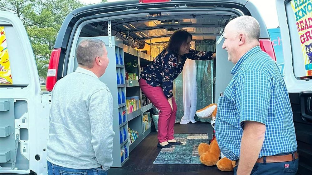 co-sch-literacy-van-2