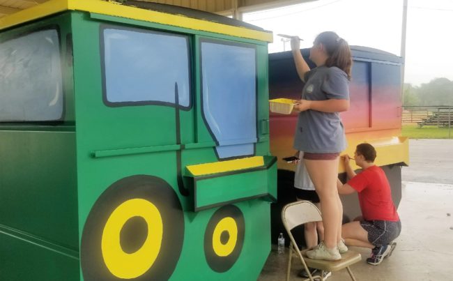 arts-fair-john-deere-eva-lemonds-kirah-scott