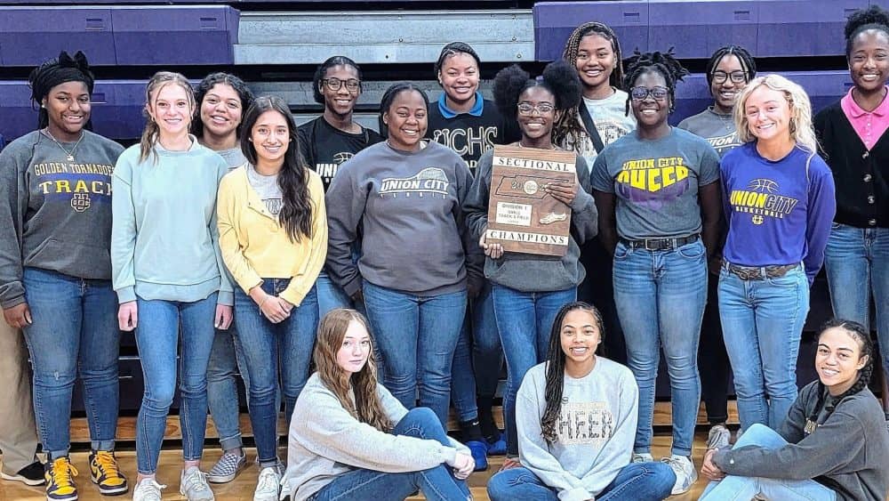 uc-girls-sectional-track-champions-2023
