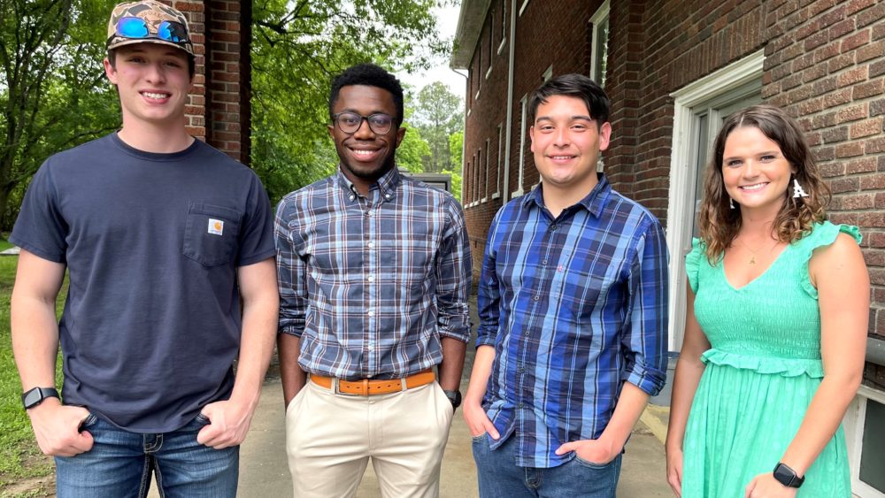 lis-summer-interns-group-picture