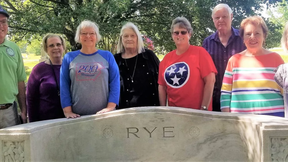rye-grave-restore-3-w-people