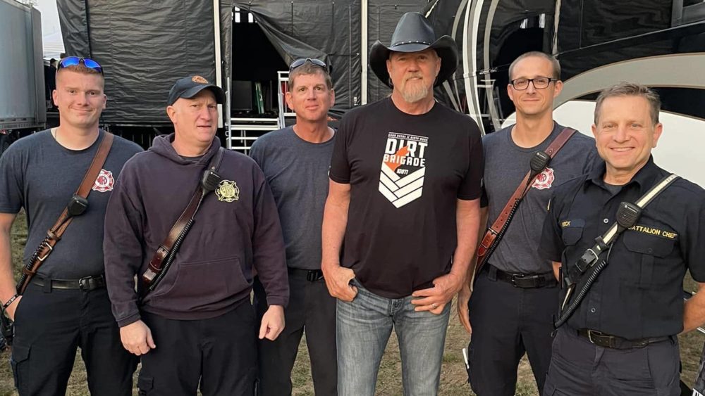 trace-adkins-at-mayfield