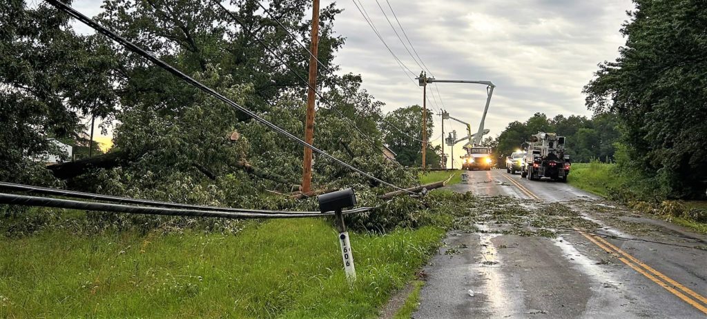 West Kentucky Rural Telephone Crews Working To Restore Power | radio NWTN