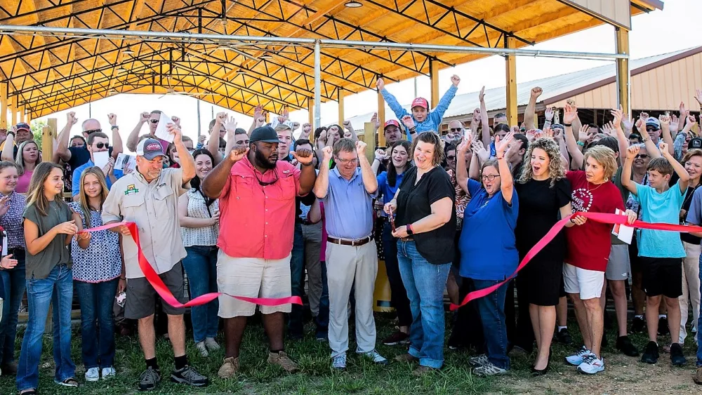 hog-bldg-ribbon-2