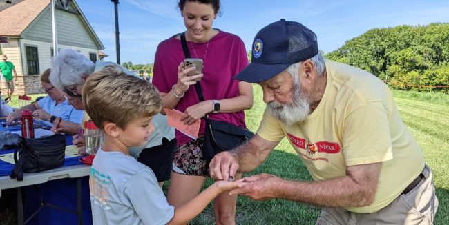 refuge-hummingbird-banding-2022-refuge-pic