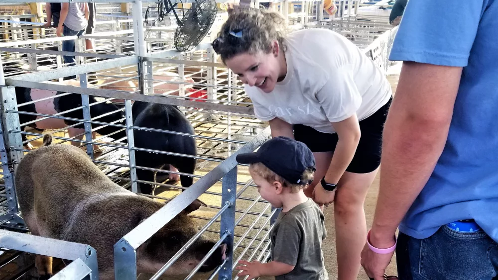 fair-23-kaylee-and-crew-crop