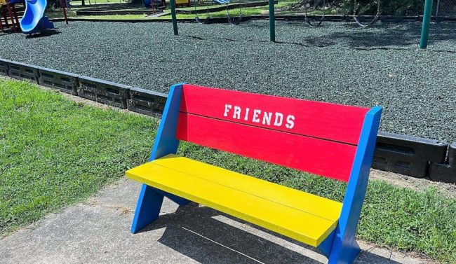 friends-bench-2