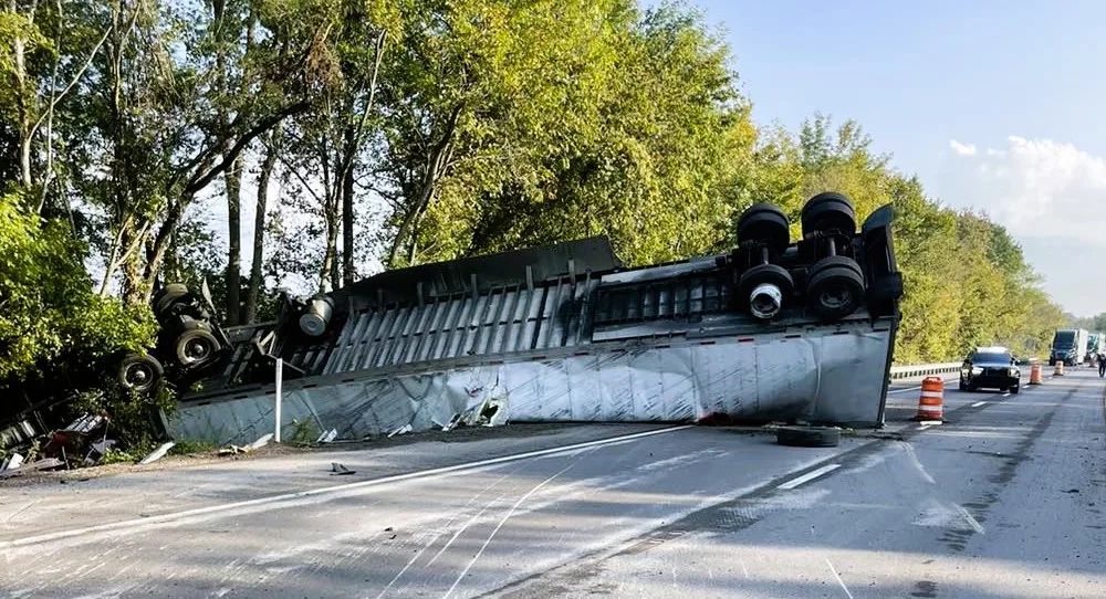 graves-co-semi-wreck-crop