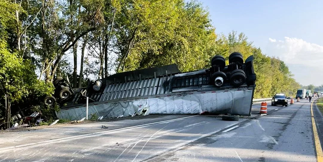 graves-co-semi-wreck-crop