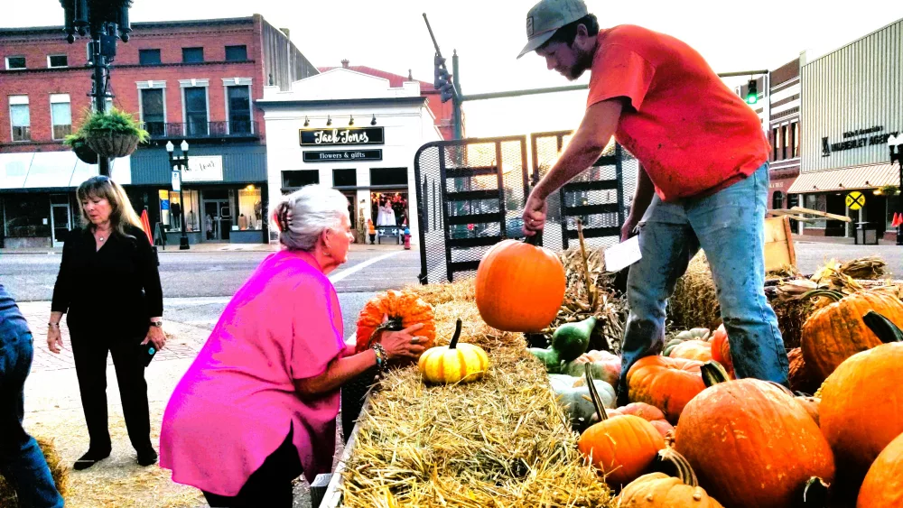 hallow-cth-23-tyler-deliver-crop