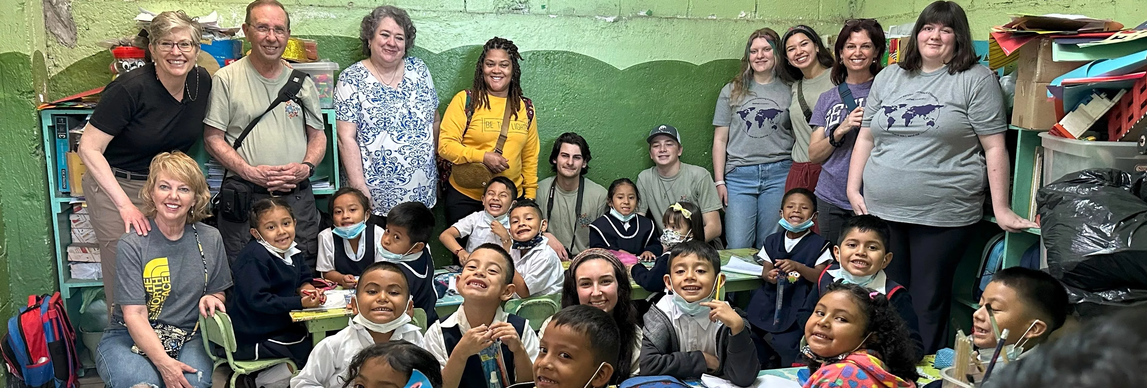 gcac-joel-washburn-and-students-in-guatemala