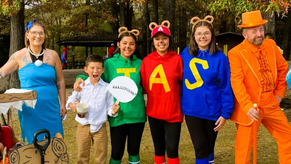 spook-23-family-group-winners-crop