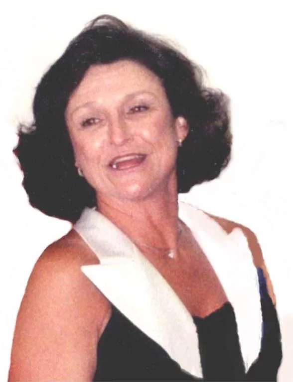 whitehead-rhonda-shopped