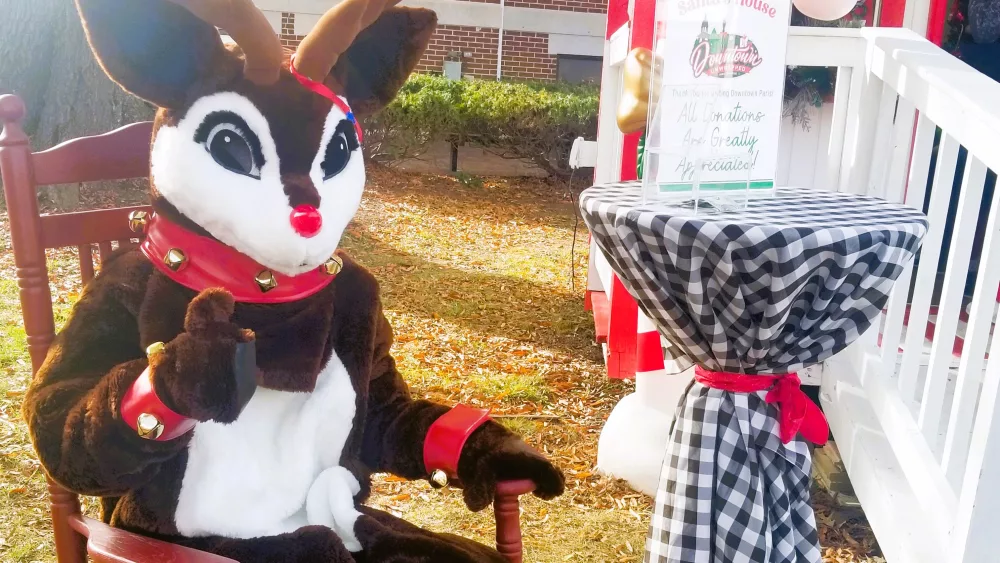 santa-house-rudolph-crop