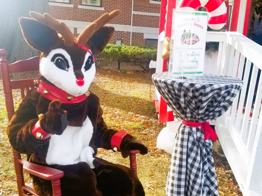 Rudolph Ready To Welcome Visitors At Santa House This Weekend | radio NWTN