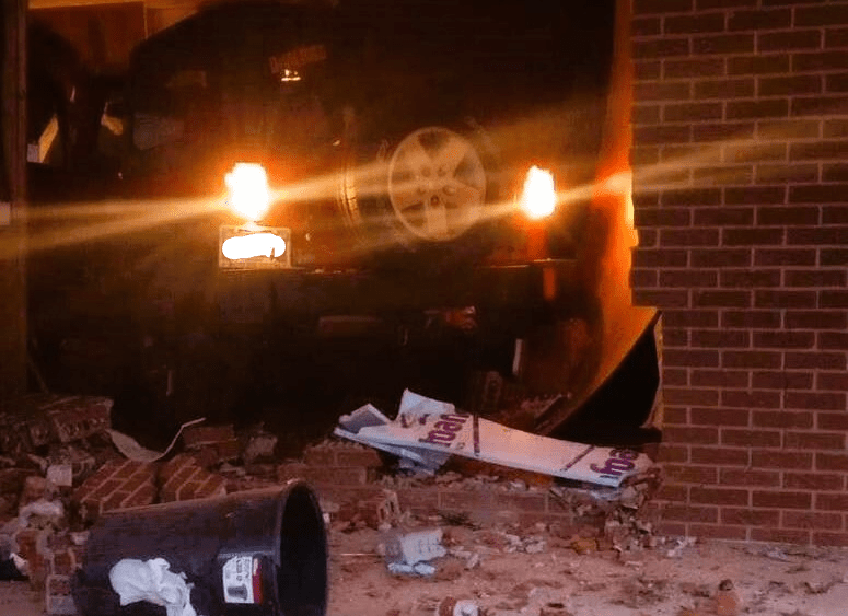 pl-jeep-inside-house-w-blur