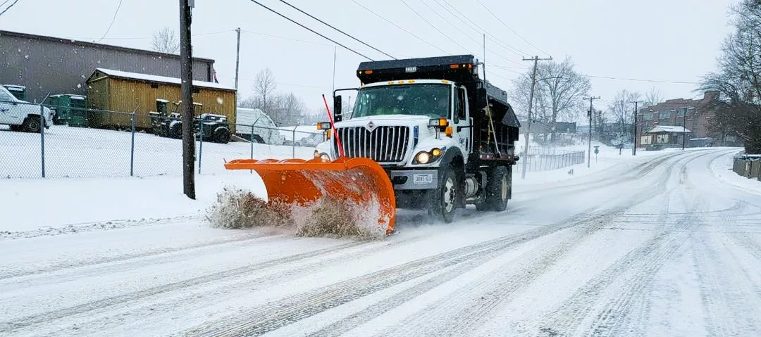 city-paris-work-snow