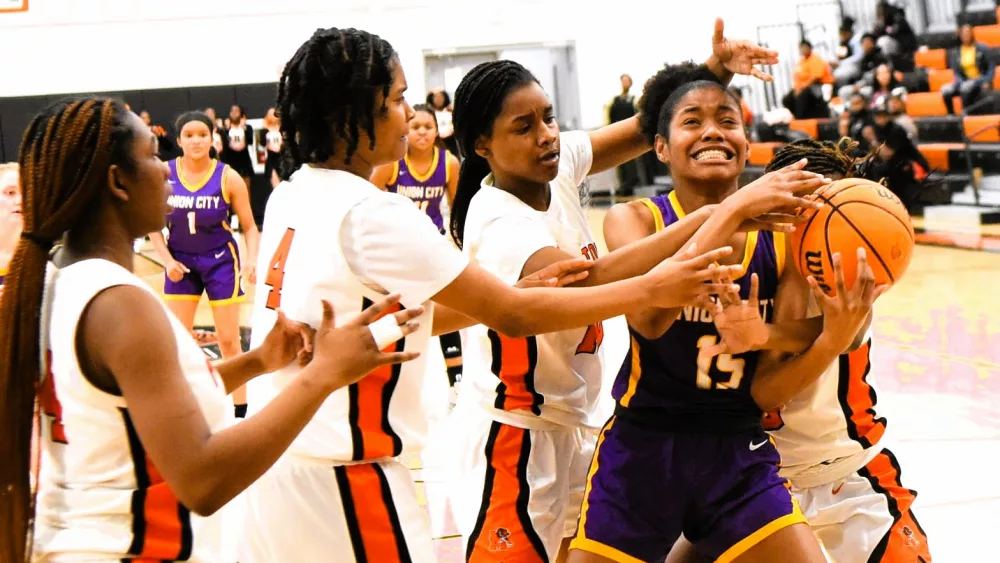 uc-region-quarters-girls-3