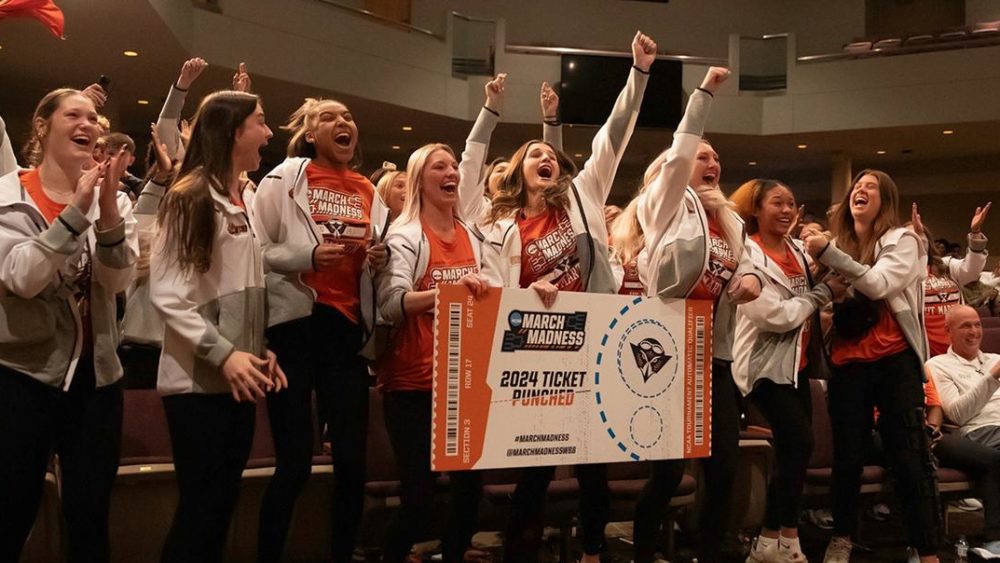 ut-martin-girls-ticket-puche