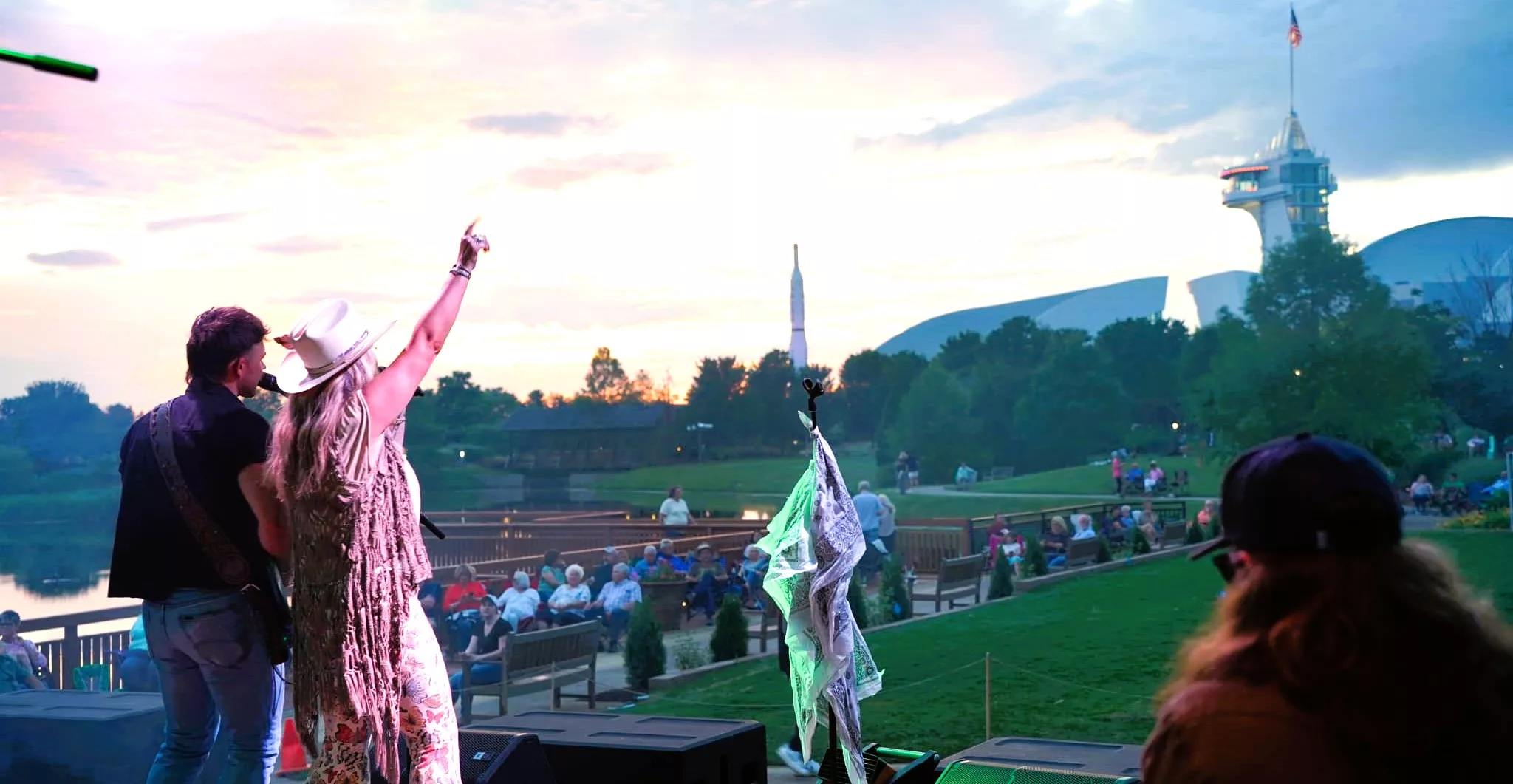 dpa-the-dryes-perform