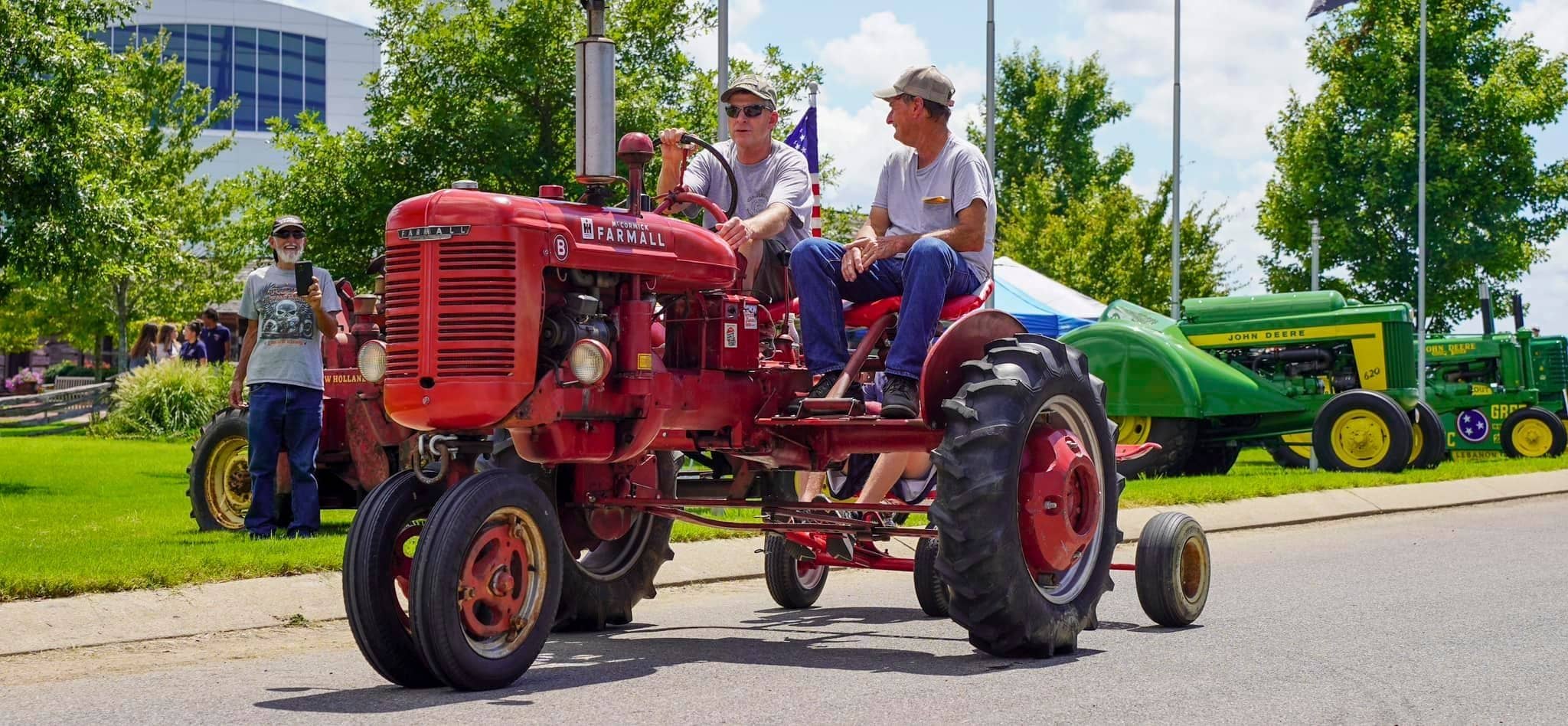 dpa-tractor-4