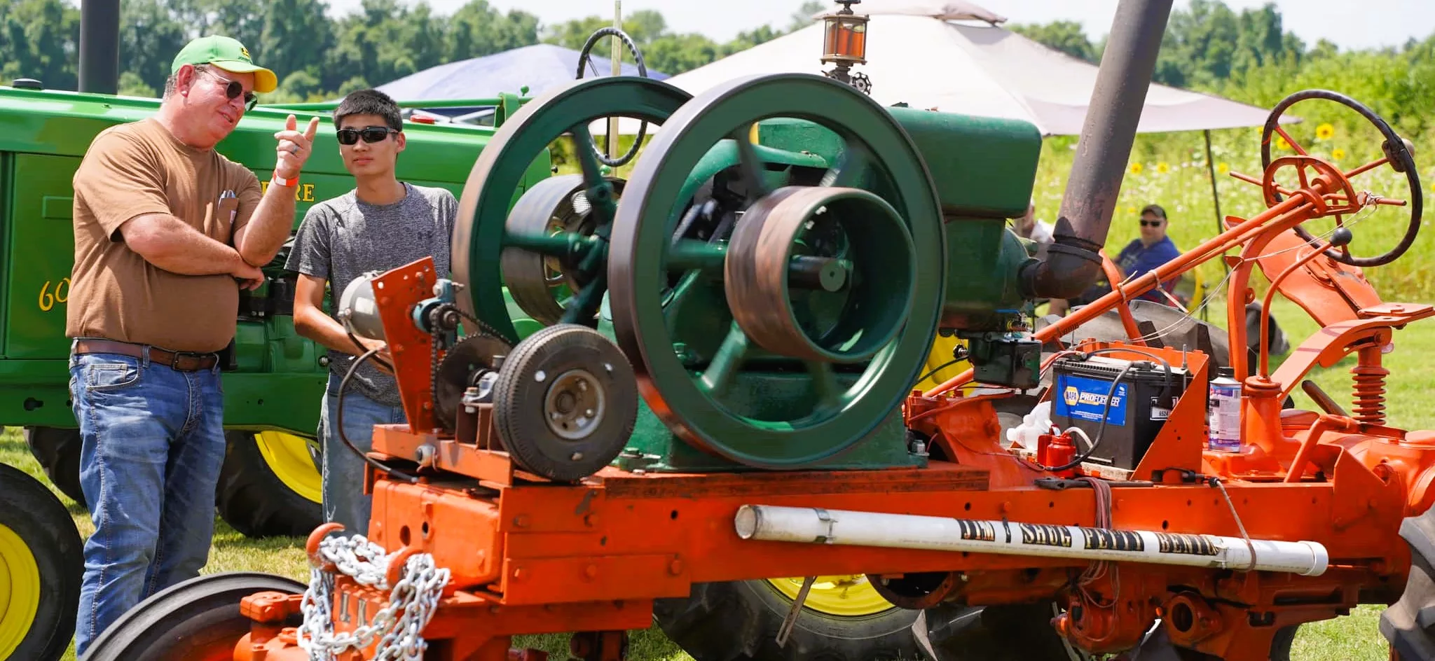 dpa-antique-w-tractors