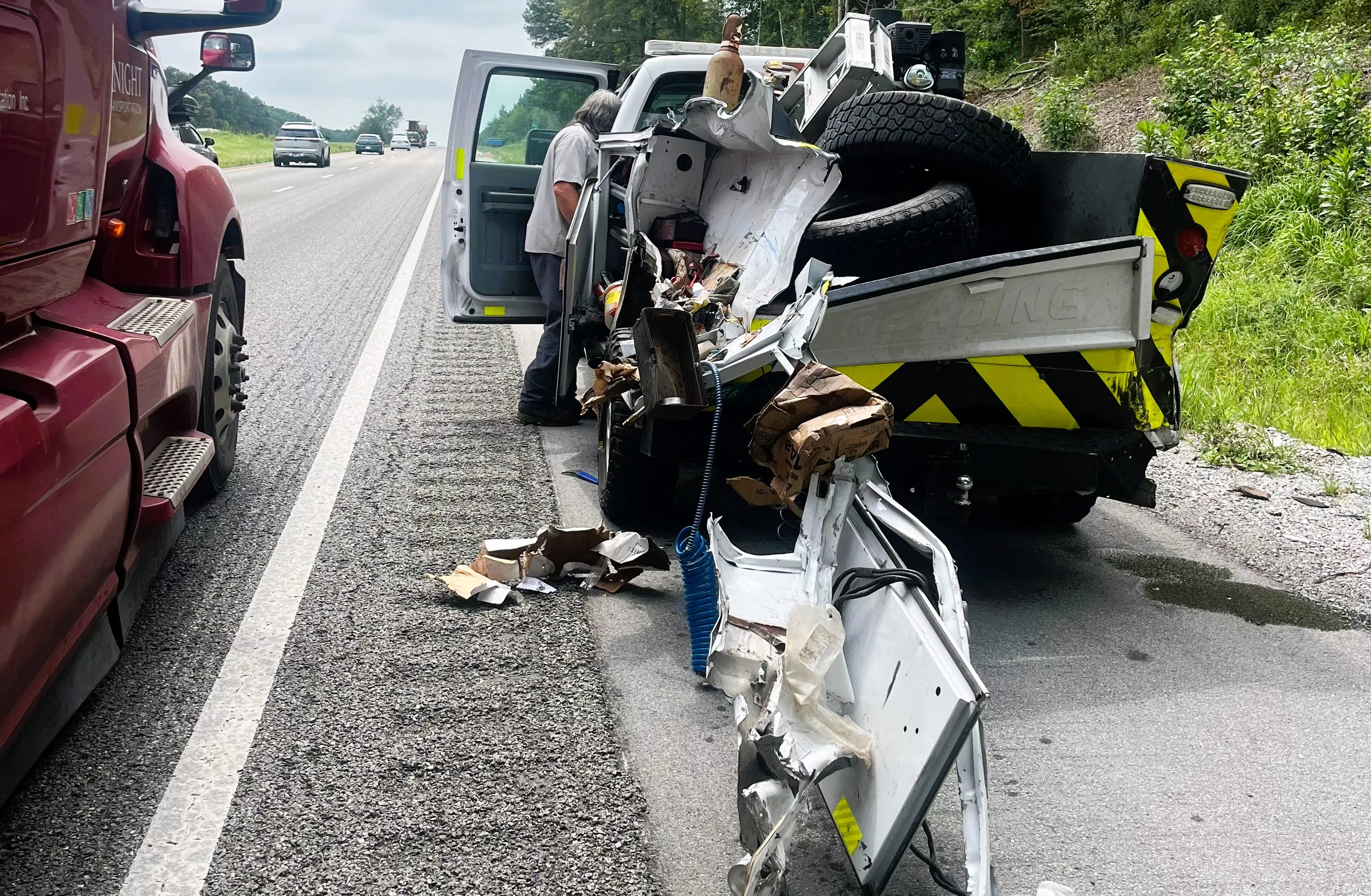 tdot-truck-hit-i-640