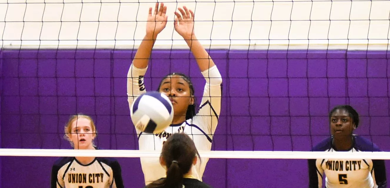 fall-sports-pics-oct-7-4-girl-volley