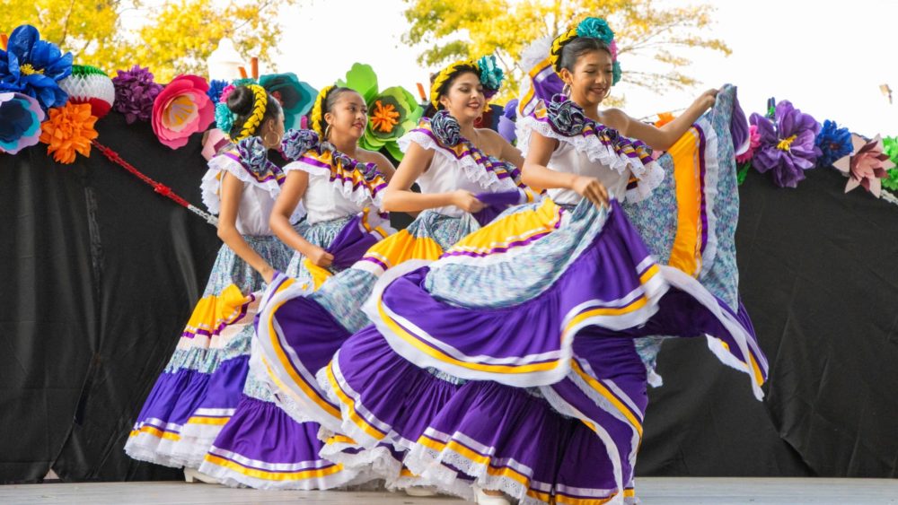 tacos-and-tamales-dancers
