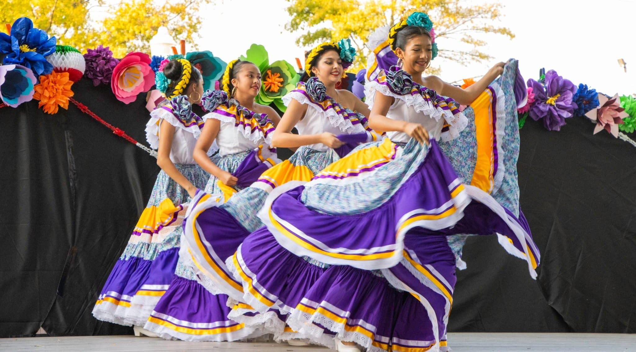 tacos-and-tamales-dancers
