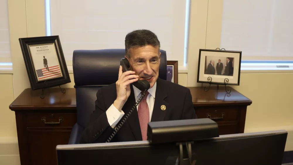 david-kustoff-at-desk