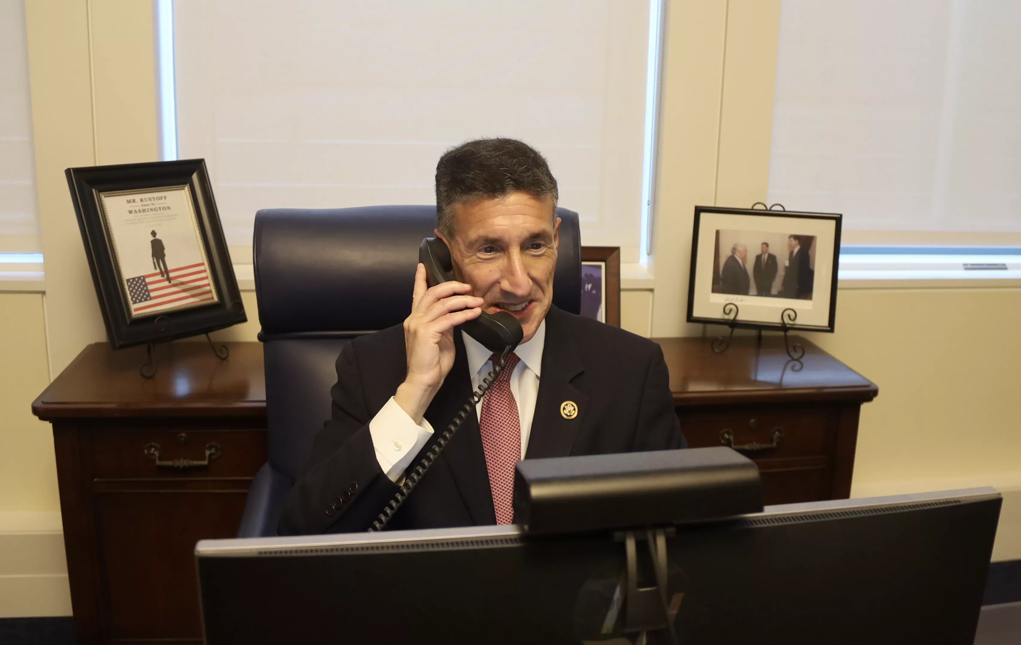 david-kustoff-at-desk