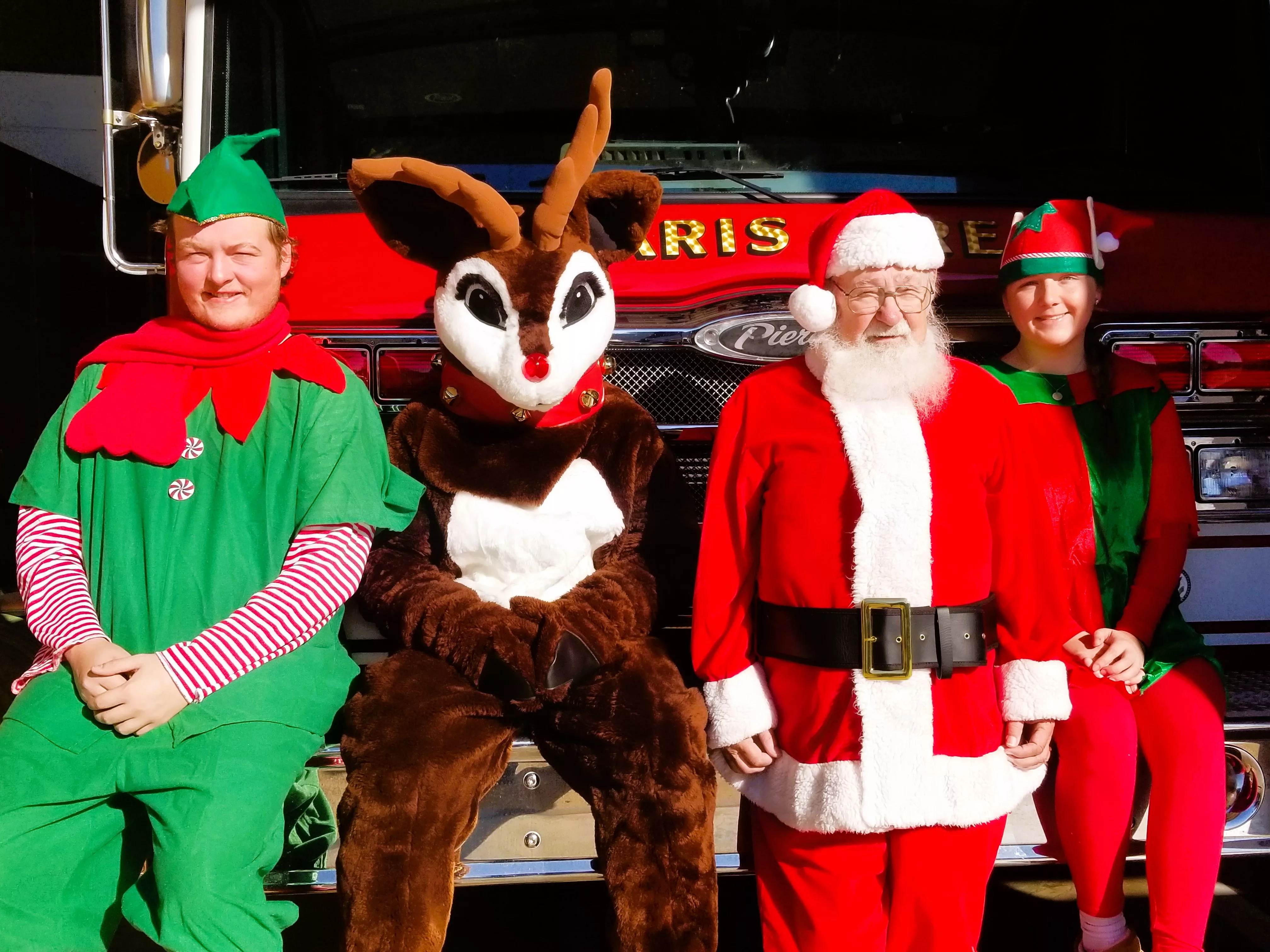 santa-and-helpers-at-fd