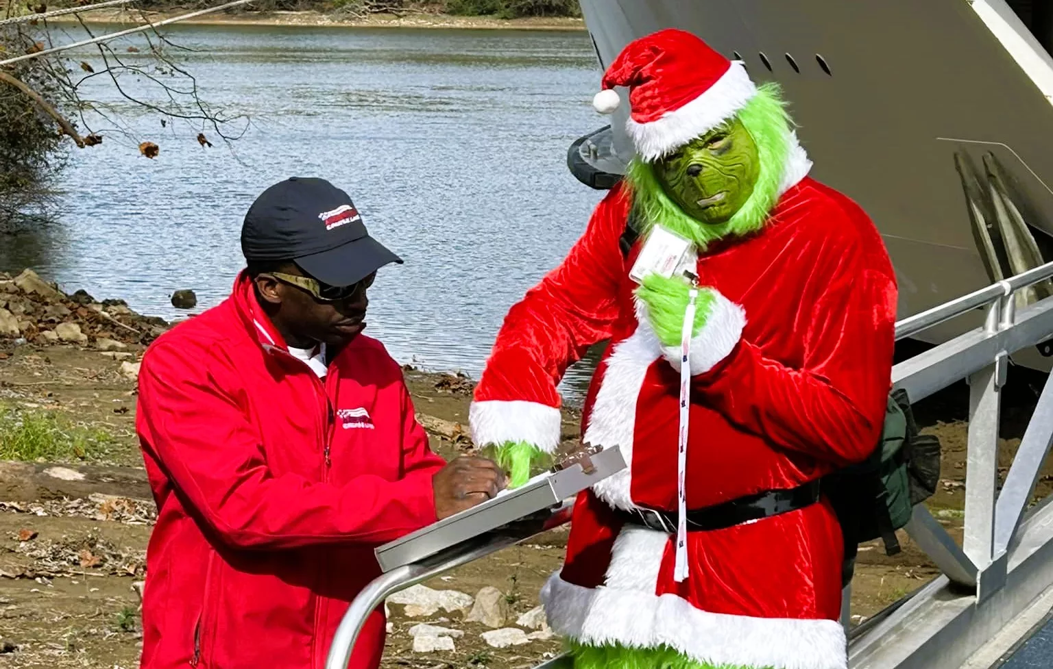 grinch-arrived-in-dover