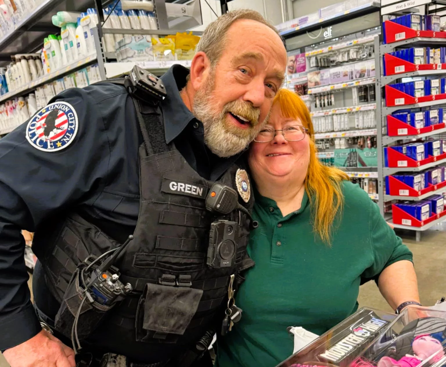 uc-shop-w-cop-24