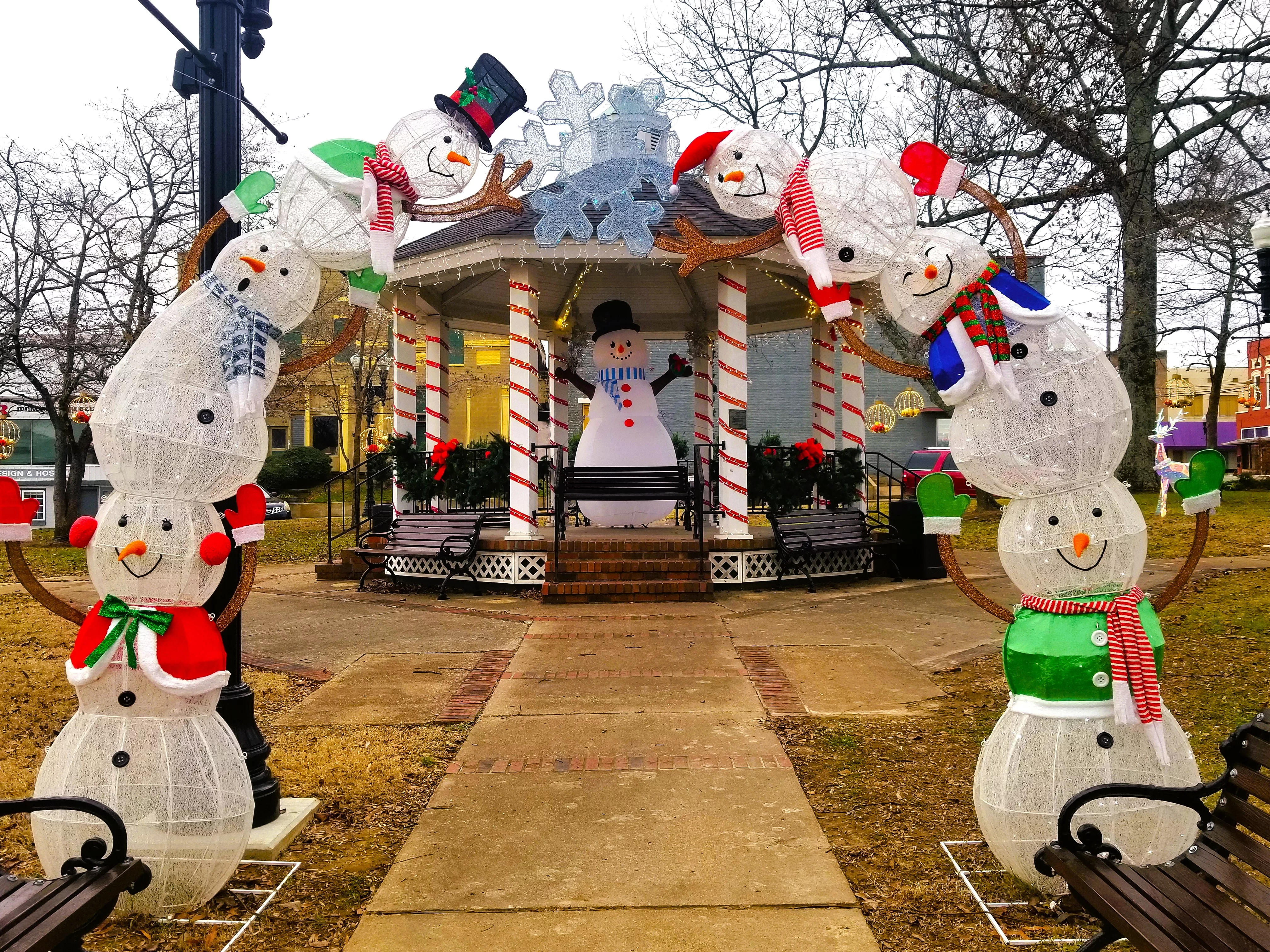 mck-christ-snowmen