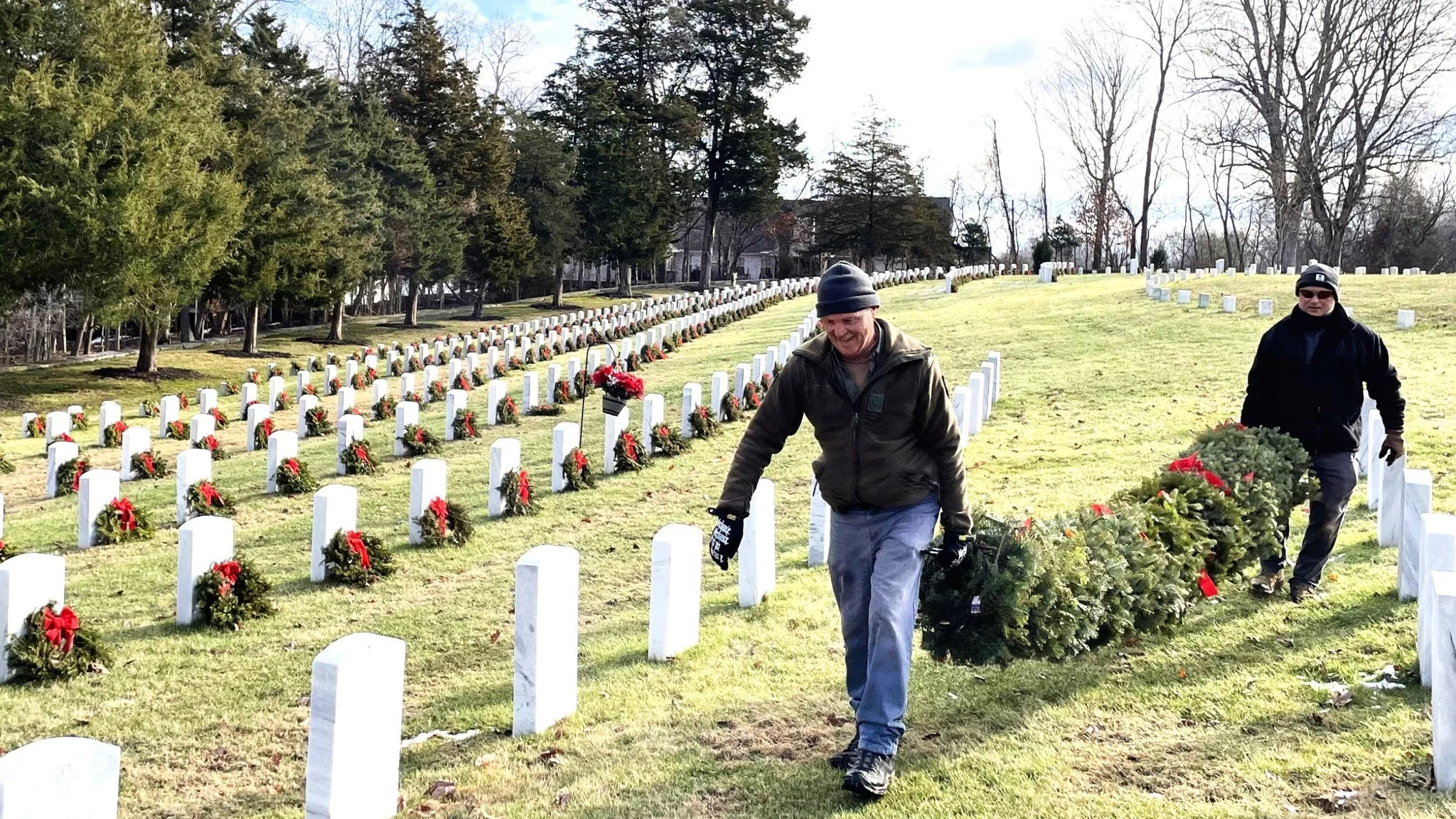 fort-d-wreaths-come-down