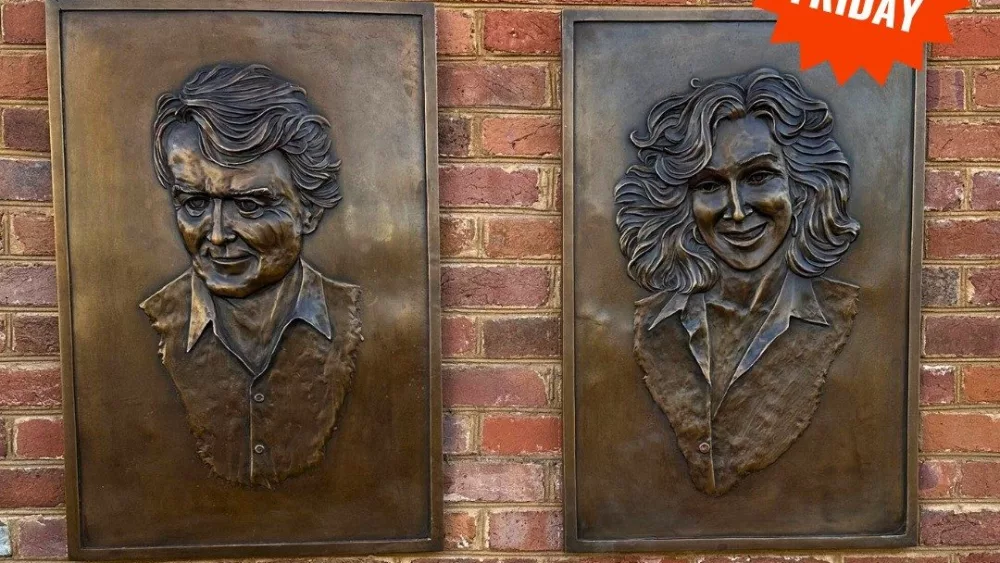 dixie-bronze-relief