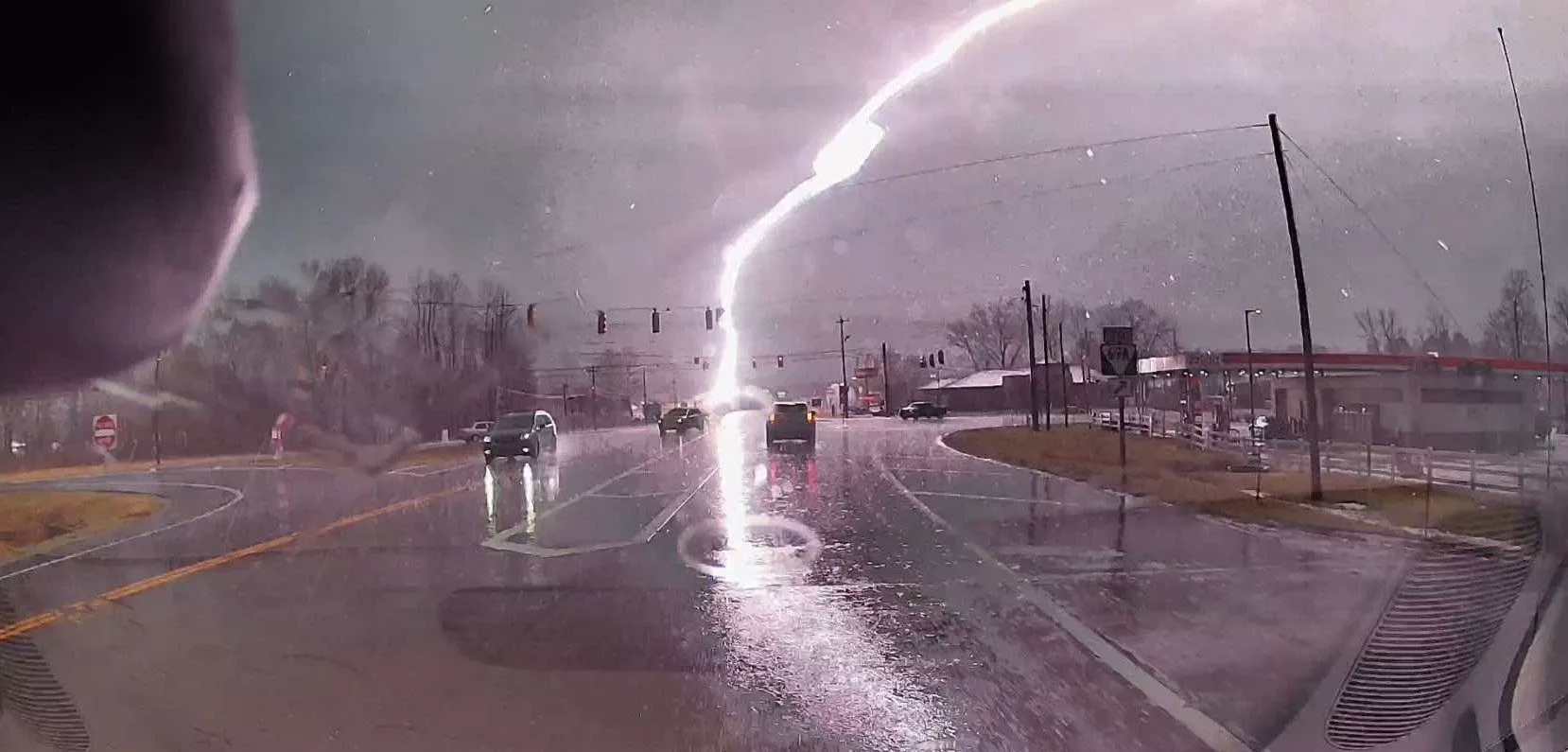 benton-co-lightning