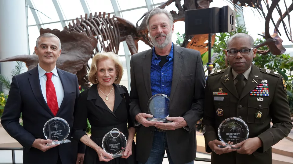 dpa-four-honored